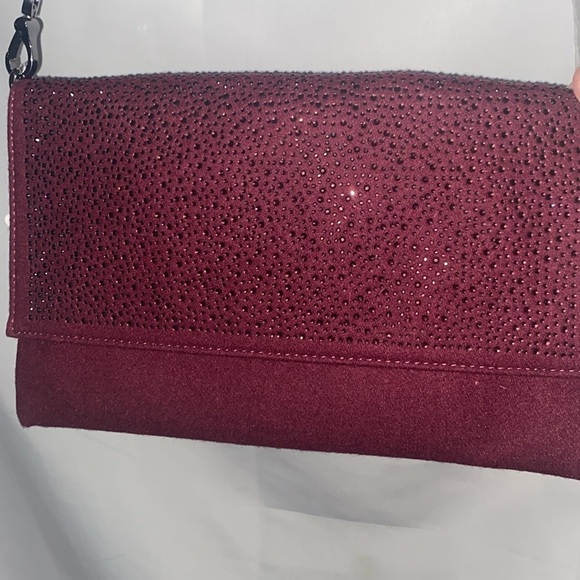 NWT NEMAN MARCUS SUEDE Elegant Burgundy GLITTERY Magnetic close crossbody Bag - Picture 3 of 11